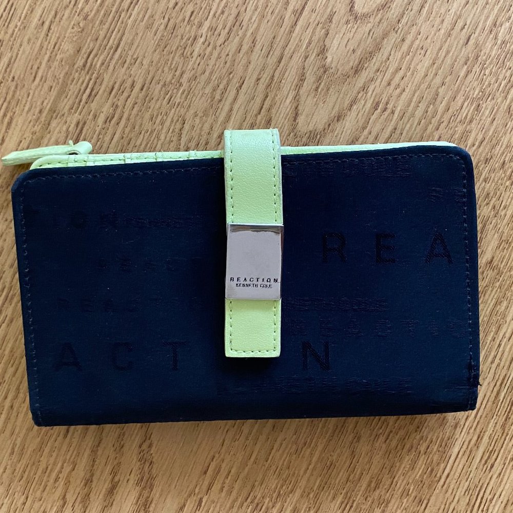 Kennet Cole Wallet Woman